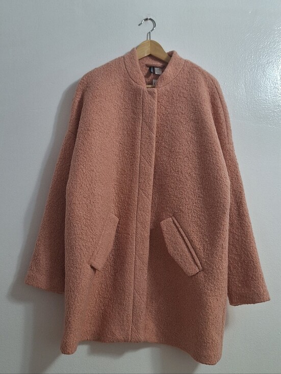 H&M Jackets & Blazers - NWT H&M Dusty Pink Teddy Bouclé Jacket